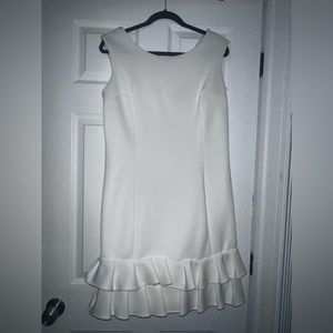 🎁🎀🌟 Donna Ricco Dresses | White Ruffle Hem Dress | Color: White | Size: 14